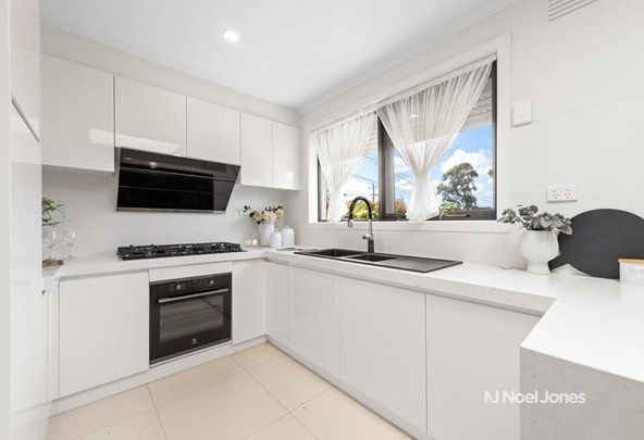 718 Highbury Rd , GLEN WAVERLEY - Photo 1
