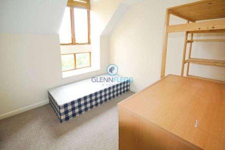 Honeysuckle Court, Colnebrook, SL3 - Photo 5