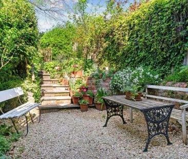 Back Lane, Great Bedwyn, Wiltshire, SN8 - Photo 4