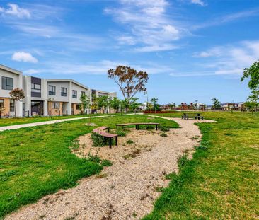 7 Rakia Lane, Fraser Rise VIC 3336 - Townhouse For Rent | Domain - Photo 3