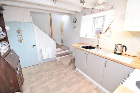 Briestfield Road, Briestfield, Dewsbury - Photo 3