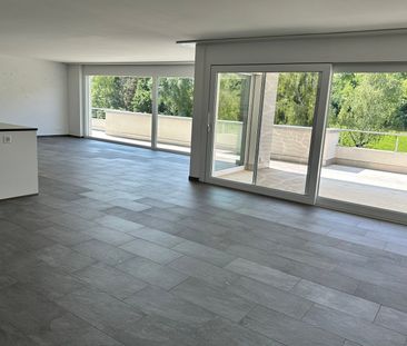 Stilvolle 4.5-Zimmer-Dachwohnung mit hochwertiger Ausstattung und B... - Photo 3