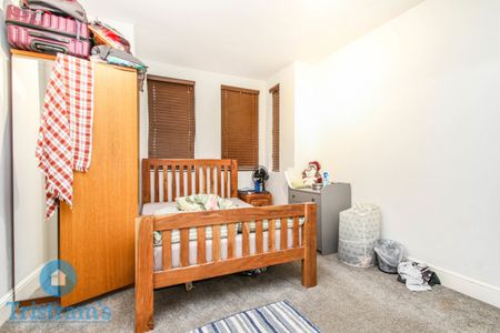 2 bed Flat for Rent - Photo 3