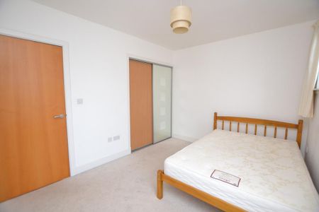 2 bedroom flat to rent - Photo 4