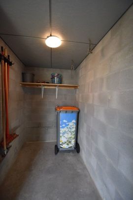 Knap gelijkvloersappartement met ruim terras en carport - Photo 1