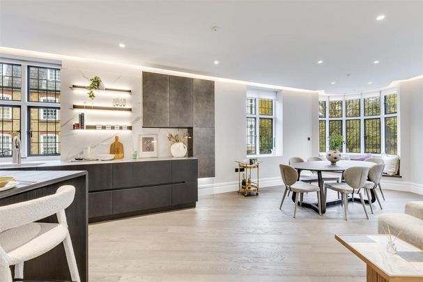 4 bedroom flat to rent - Photo 1