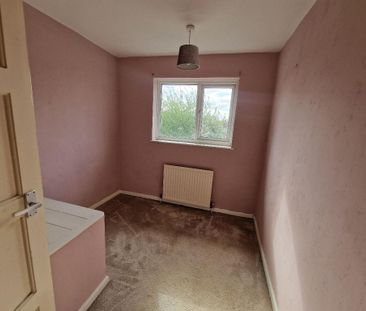 3 bedroom flat to rent - Photo 2