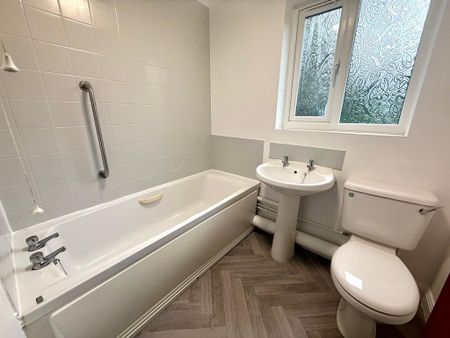 2 bedroom ground floor flat to rent - Photo 5