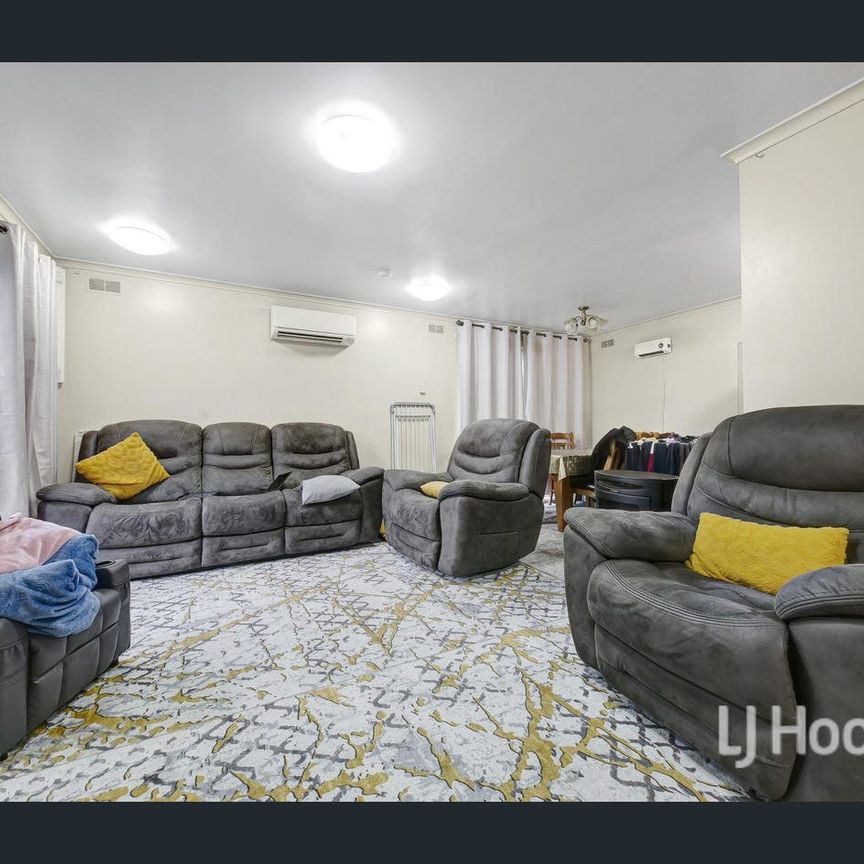 Comfort, Convenience & Space in the Heart of Melton South - Photo 1