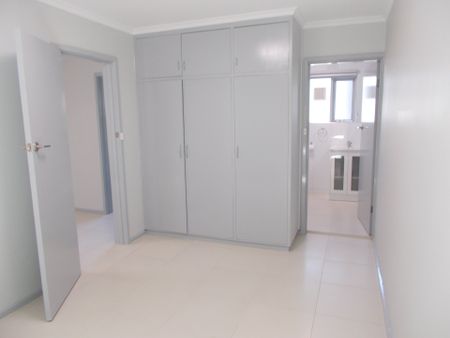 Stylish 1-Bedroom Apartment in Prime Caulfield North Location - Photo 4