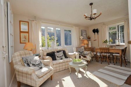 3 bedroom cottage to rent - Photo 2