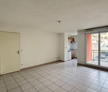 Location Appartement 2 pièces 46m² - Photo 2