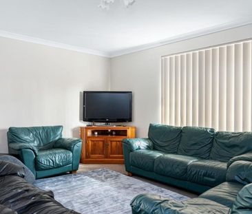 Step into this neat and tidy 3x1 home, offering comfortable living ... - Photo 1