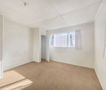 1 Bedroom plus 1 Study stand alone house in Henderson - Photo 2