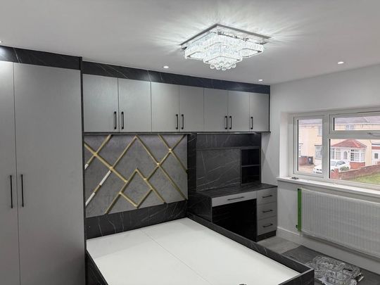 4 bedroom semi-detached house to rent - Photo 1