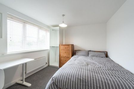 1 bedroom in a house share to rent - Photo 5