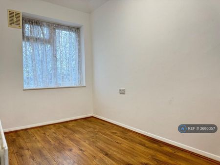 5 bedroom semi-detached house to rent - Photo 3