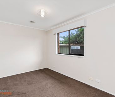 19 Alice Jackson Crescent, Gilmore ACT 2905 - House For Rent | Domain - Photo 4