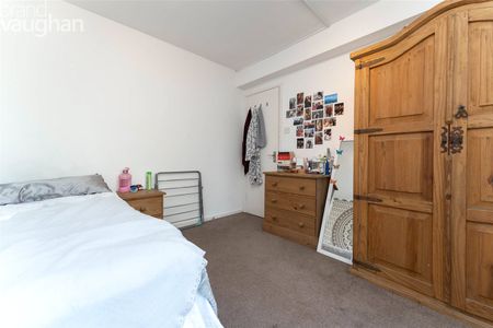 5 bedroom semi-detached house to rent - Photo 3