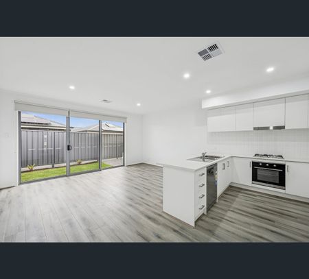 27 Stallion Street, Munno Para West, SA 5115 - Photo 5