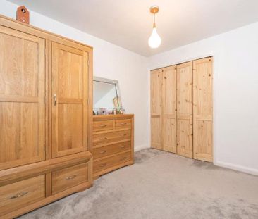 Marlborough Drive, Weybridge, KT13 - Photo 4