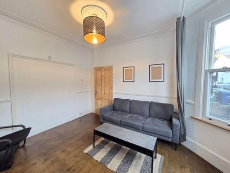 4 bedroom terraced house to rent - Photo 2