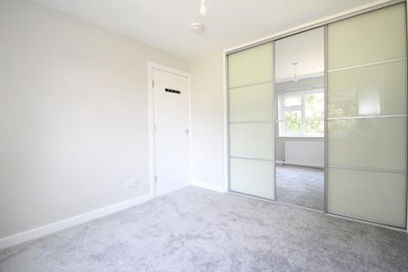 2 bedroom semi-detached house to rent - Photo 4