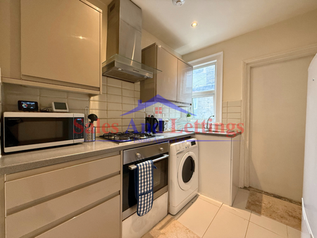 3 bedroom maisonette to rent - Photo 3