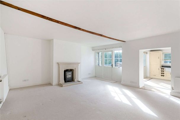 Charming three bedroom cottage in the desirable village of Winson. - Photo 1