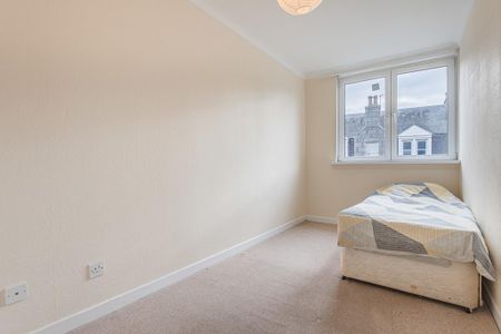 3 bedroom apartment to rent - Photo 3