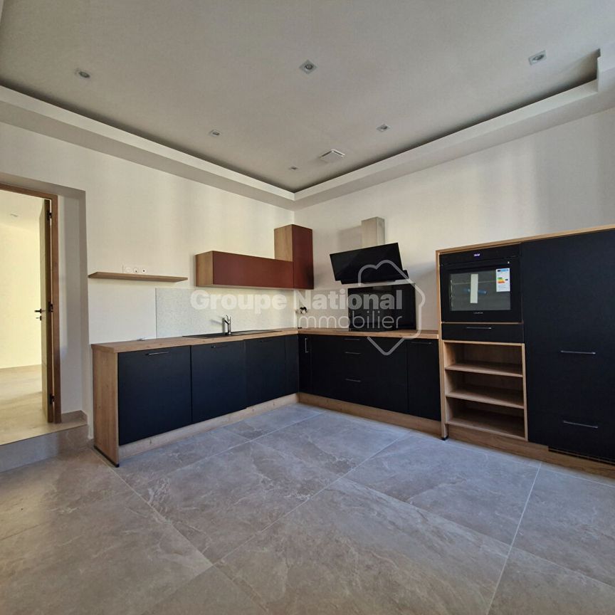 Appartement T2 de 32.60m² à MIRAMAS, - Photo 1