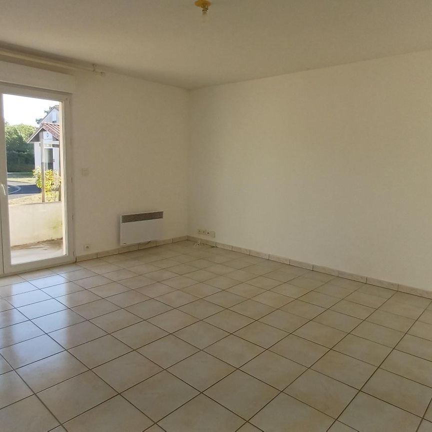 Location Appartement 2 pièces 46m² LUCON 85400 - Photo 1