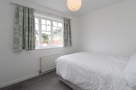 3 bedroom semi-detached house to rent - Photo 4