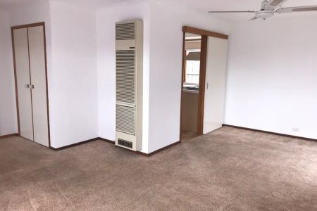 Great Family Home in a Convenient Location - Photo 3