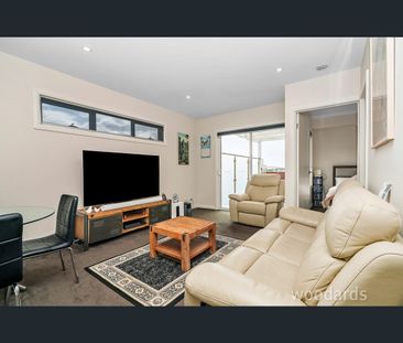 105/70 Ferntree Gully Rd, Oakleigh East, Vic 3166 - Photo 4