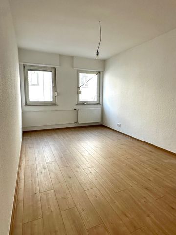 Sanierte City-Wohnung - sofort frei - Photo 2