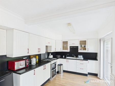 3 bedroom semi-detached house to rent - Photo 5