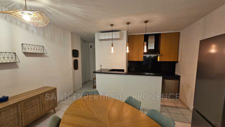 Location Appartement 2 pièces 51m² MARSEILLE 5ème - Photo 2