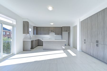 For Lease - 34 Donnybrook Court, Brampton, Ontario - Photo 3