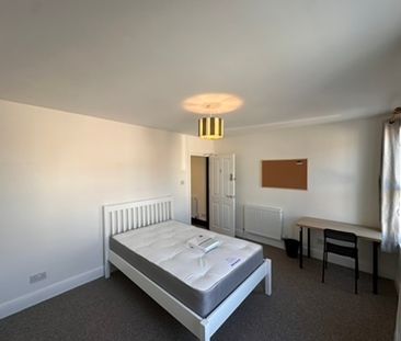 4 bedroom house - Photo 4