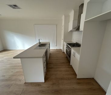 26 Rejoice Street, Tarneit VIC, Belconnen - Photo 5