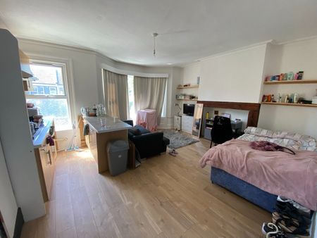 Room in a Shared House, Sackville Road, BN3 - Photo 4