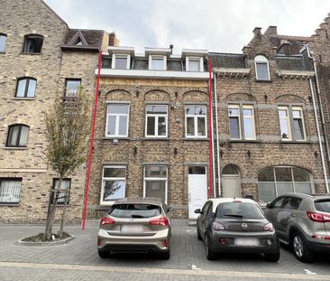 GELIJKVLOERS APPARTEMENT MET 1 SLAAPKAMER EN TERRAS IN IEPER - Photo 3