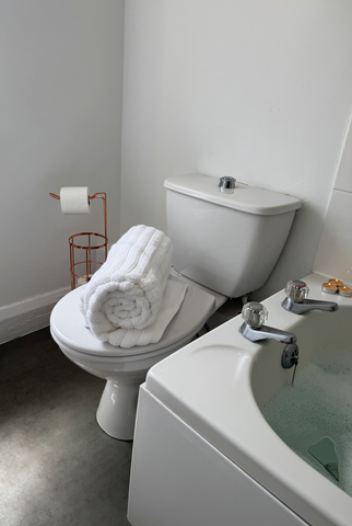 4 bedroom semi-detached house to rent - Photo 5