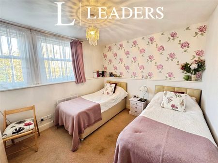 2 bedroom apartment to rent Wellington Court, 5 Hamilton Gardens, Felixstowe, IP11 - Photo 3