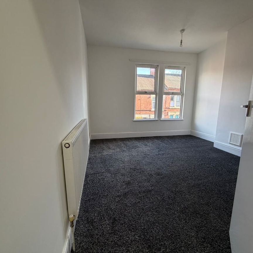 3 Bed Terraced House, Halstead St, LE5 - Photo 1