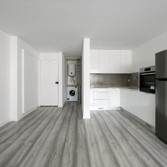 1 Bedroom Apartment, Monte Estoril, Cascais - Photo 1