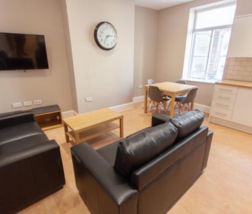 4 bedroom flat to rent - Photo 6