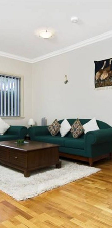 Modern & Spacious Villa In Convenient Locale - Photo 1