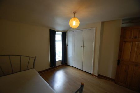 2 bedroom terraced house to rent - Photo 3
